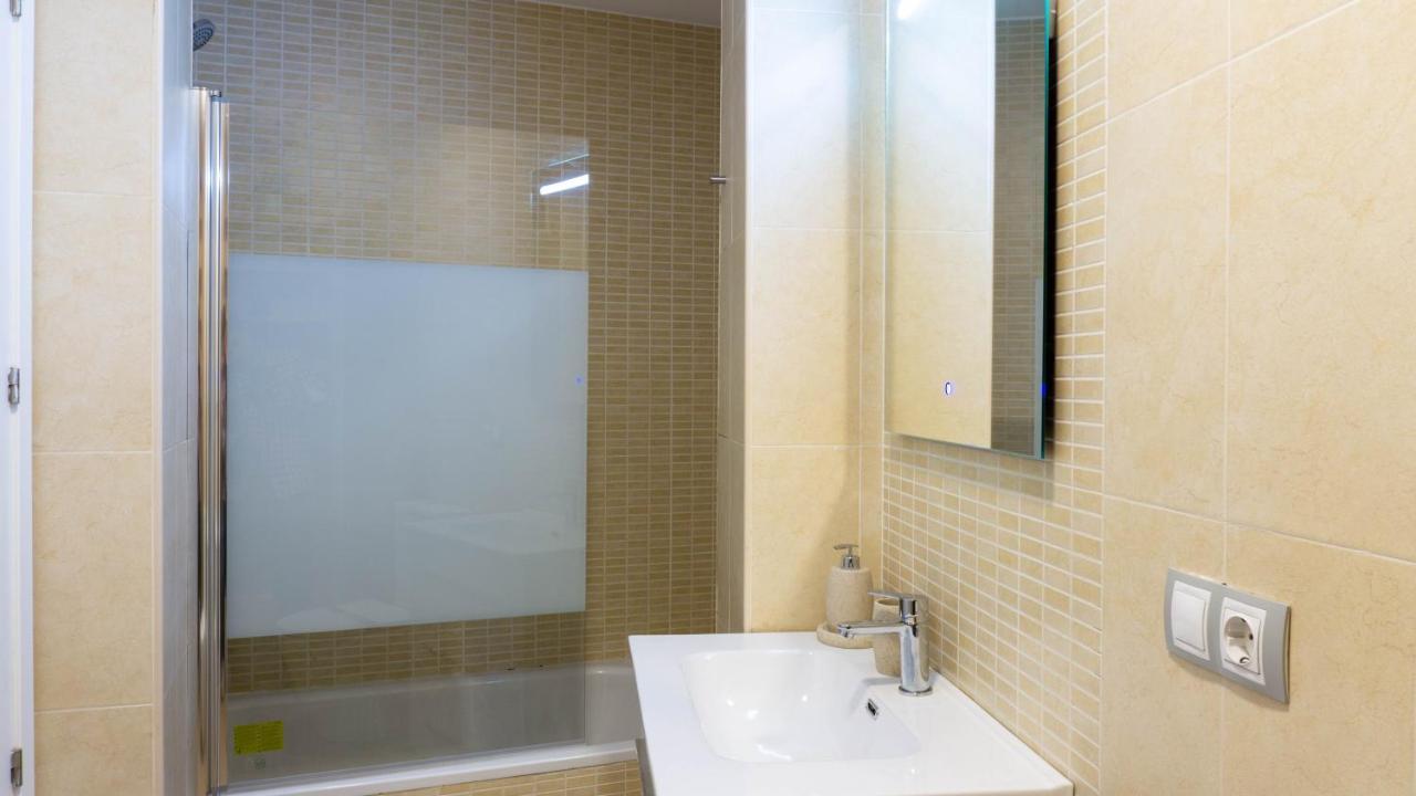 Luxury Apartment Dos Aceras มาลากา ภายนอก รูปภาพ